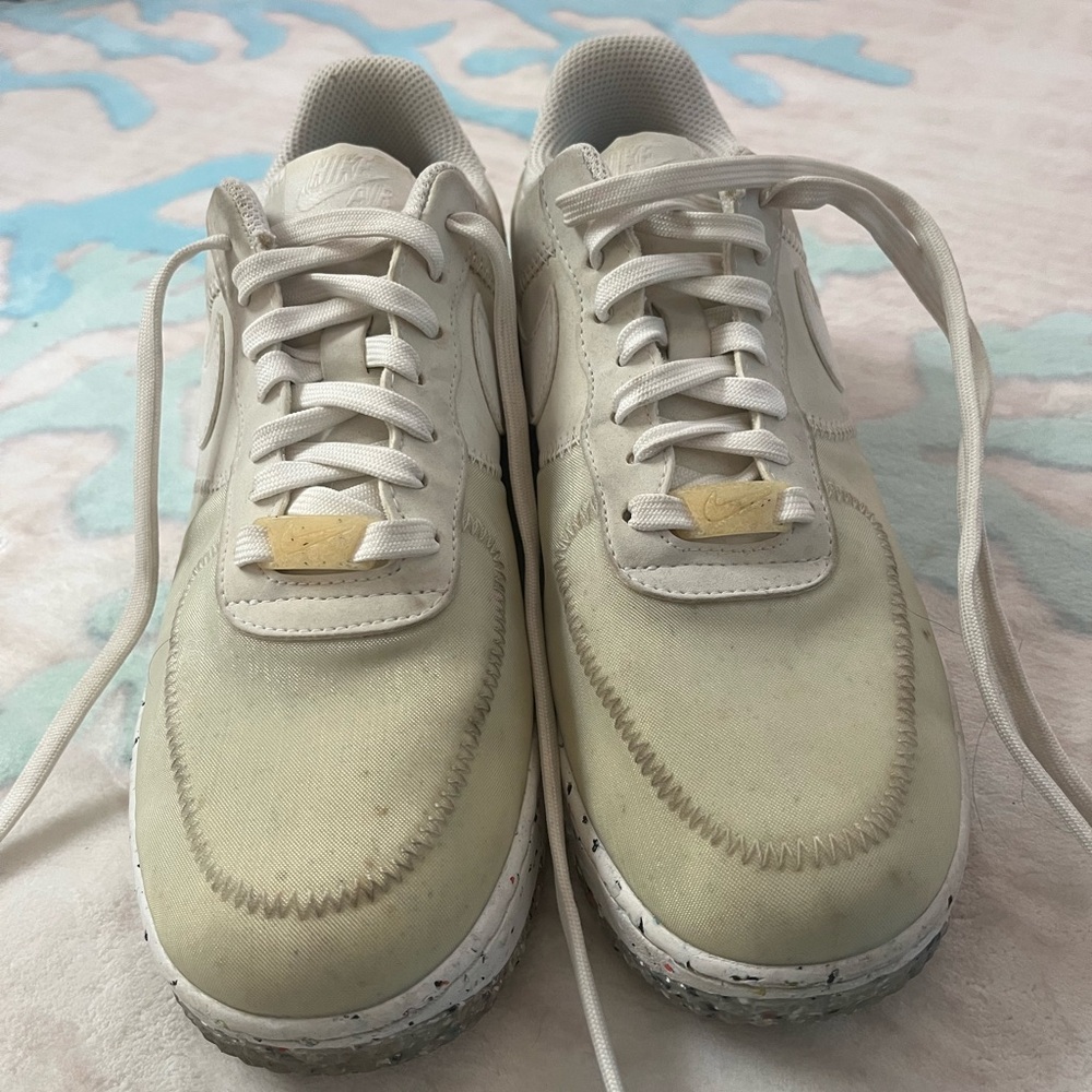 Nike Women's Cream Casual Sneakers